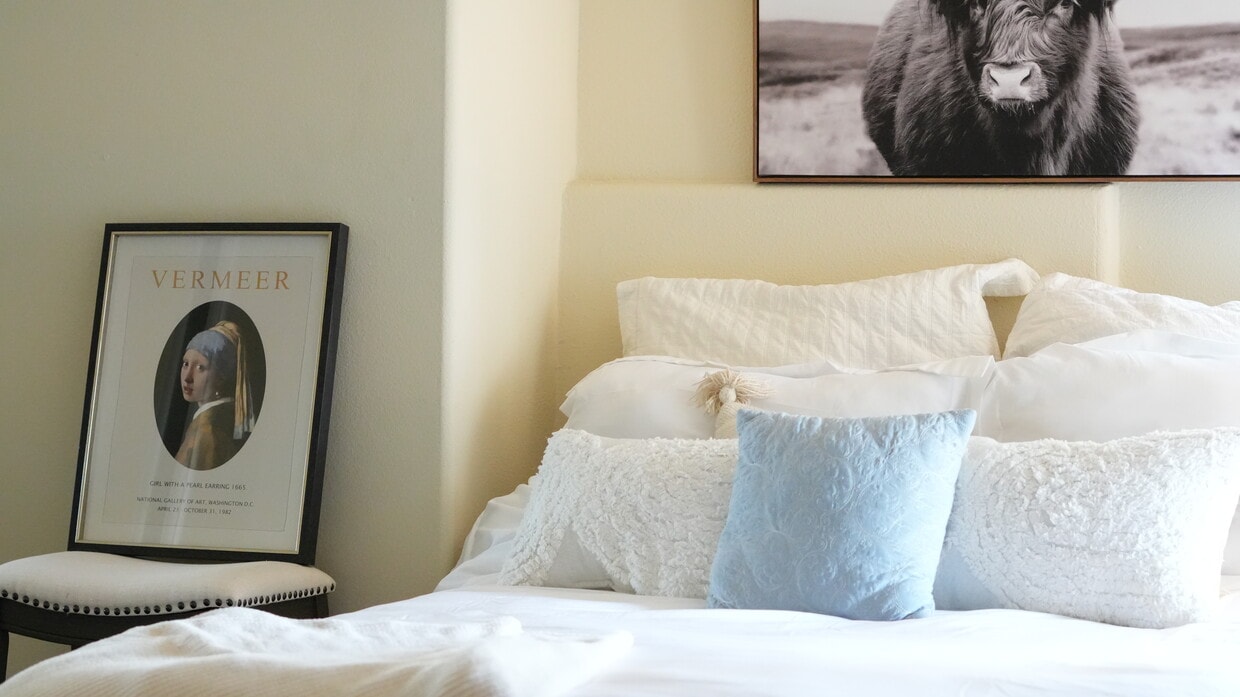 The bedroom with the view has a window that allows natural light to come in and illuminate the room. - 4160 Barrett Rd