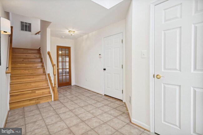 Building Photo - 8427 Carmela Cir