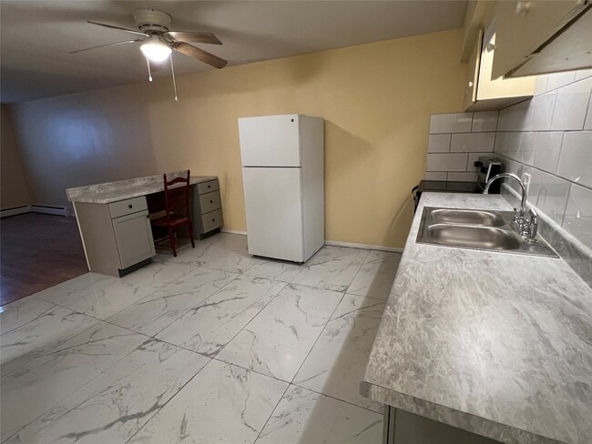 Building Photo - 134 W Main St