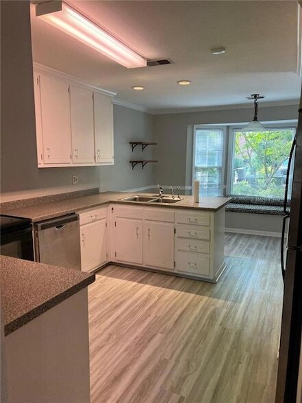 Foto del edificio - 1369 Old Virginia Ct SE