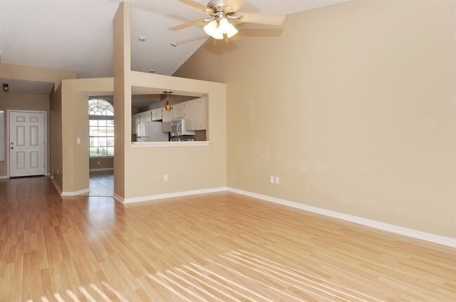 Foto del edificio - 4004 Fontana Pl