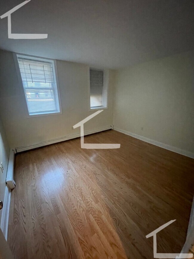 Foto del edificio - Large 3 bed unit in Allston near the Green...