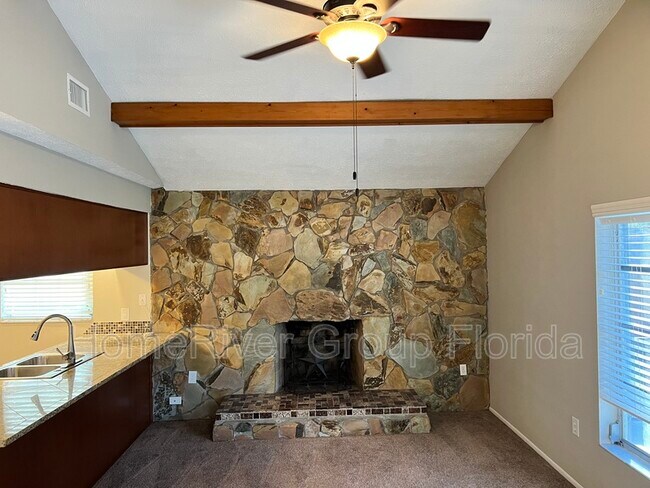Foto del edificio - 7231 Maplehurst Dr
