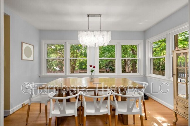 Foto del edificio - 3524 Davenport St NW
