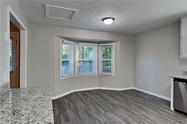 Foto del edificio - 4036 Evelyn Dr