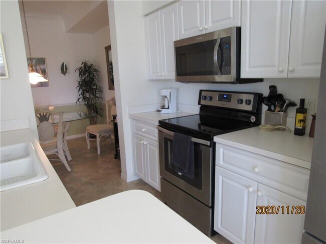 Building Photo - 10461 Washingtonia Palm Way
