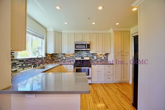Foto del edificio - Sleek Home in San Rafael with Modern Ameni...