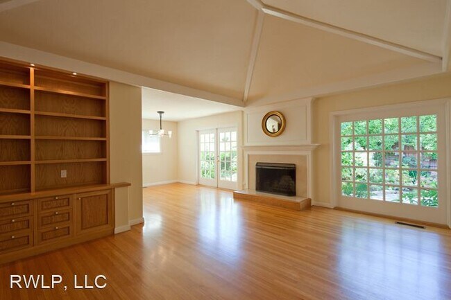 Building Photo - 3 br, 3 bath House - 265 Tennyson Avenue