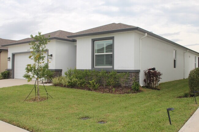 Foto del edificio - 32267 Rosepine Blvd