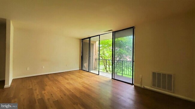 Building Photo - 778 Quince Orchard Blvd