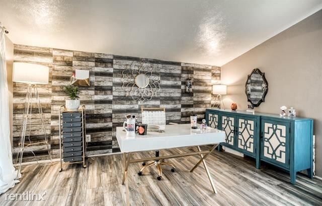 Foto del edificio - 4 br, 2 bath House - 4420 Augusta Street