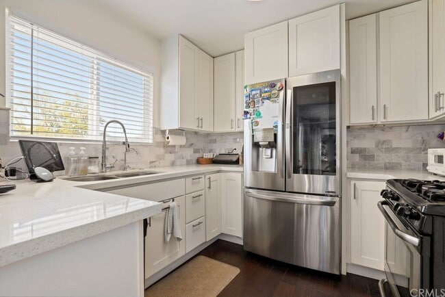 Foto del edificio - Bright and Comfortable Living