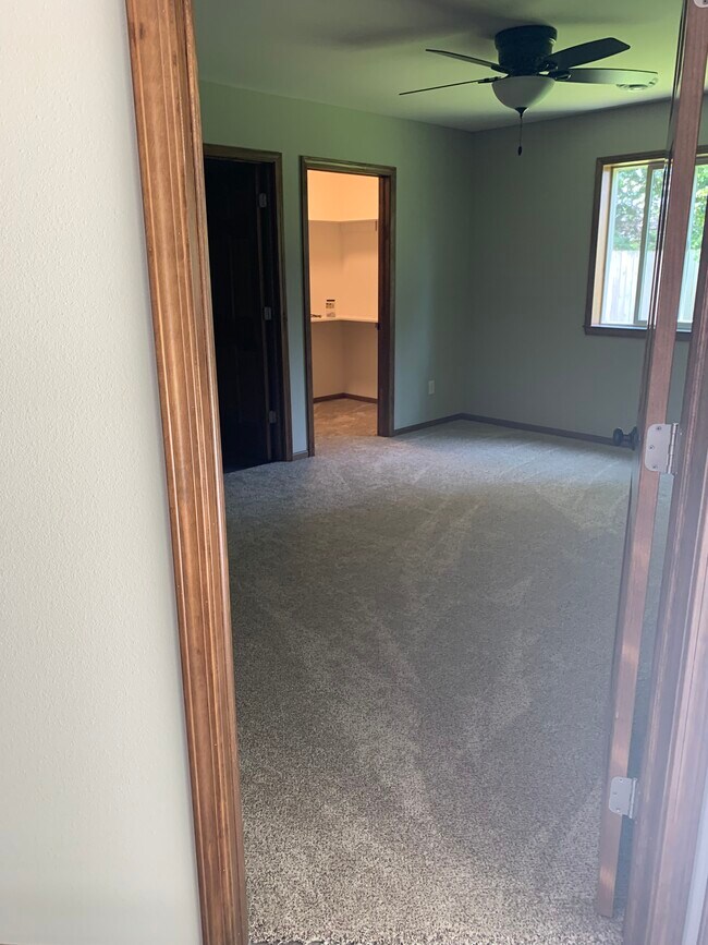 952 E Wisconsin St Unit Newer duplex on one level, Chippewa Falls, WI