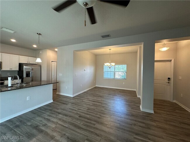 Building Photo - 3421 W Gator Cir