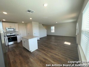 Building Photo - 557 Autumn Blaze
