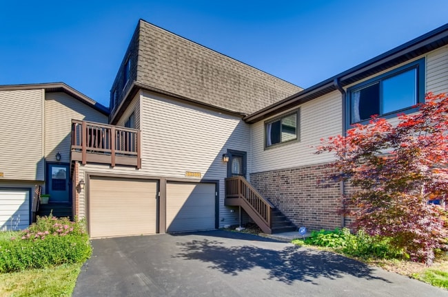 Photo - 29W365 Crabtree Ln Townhome