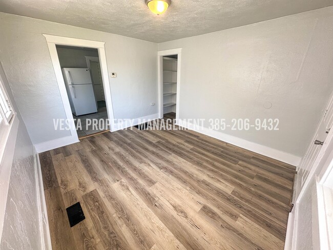 Building Photo - 452 29th St