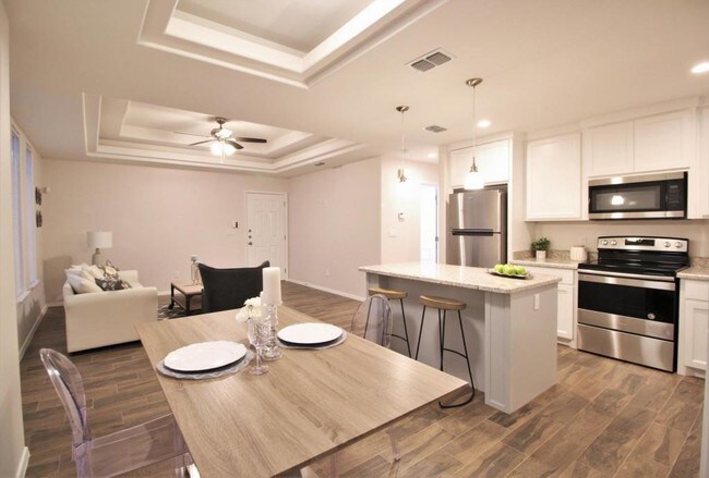 Building Photo - 1502 Deer Hills St Apt 4 Edinburg, TX 78541