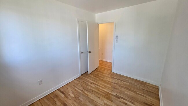 Bedroom - 7437 Rue De Côme