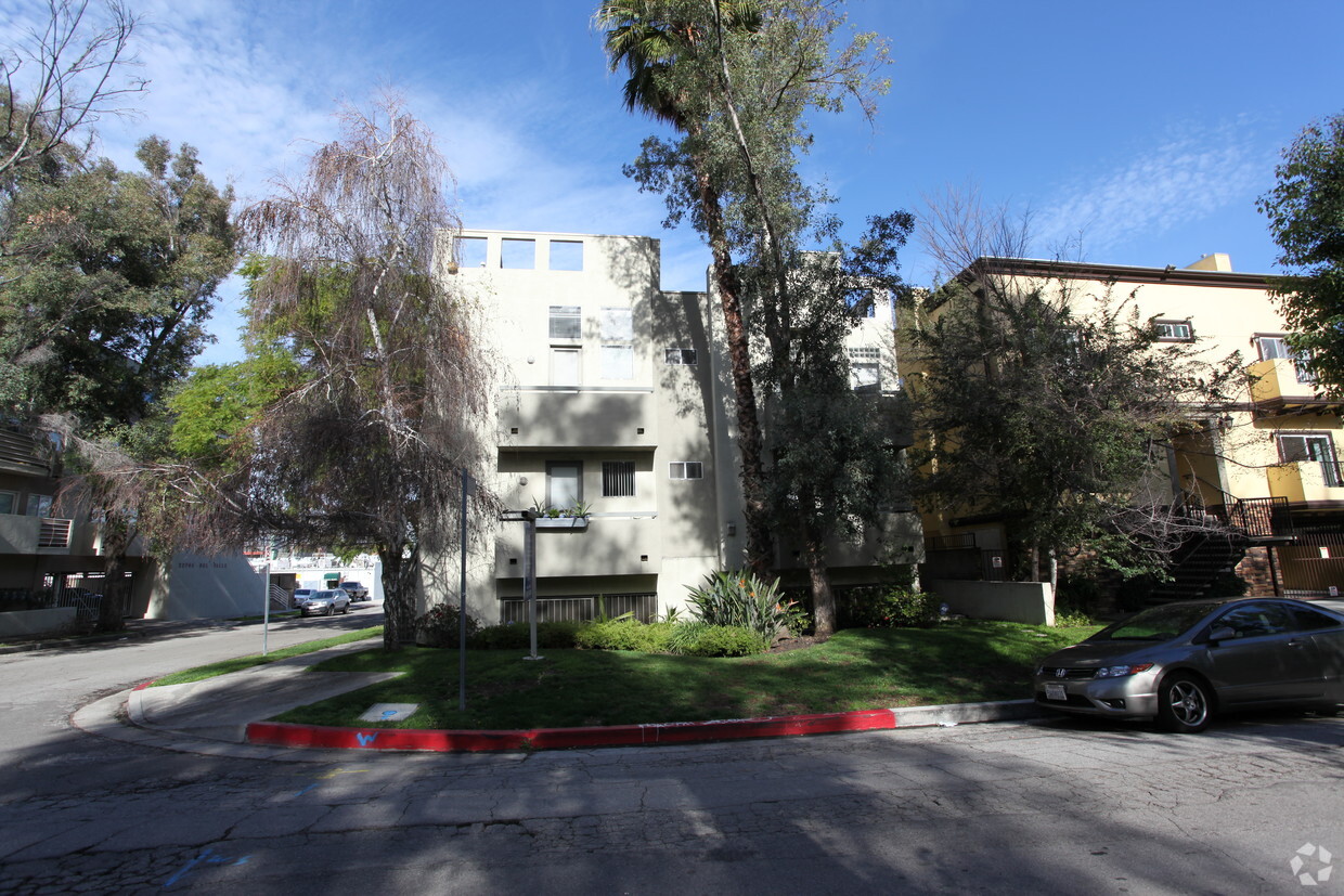 Building Photo - The Ponce De Leon