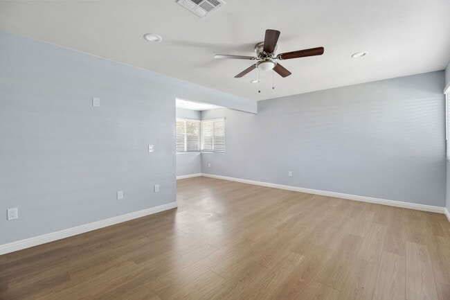 Foto del edificio - HALF OFF 1ST MONTH RENT- 2 Bedroom/ 2 bath...