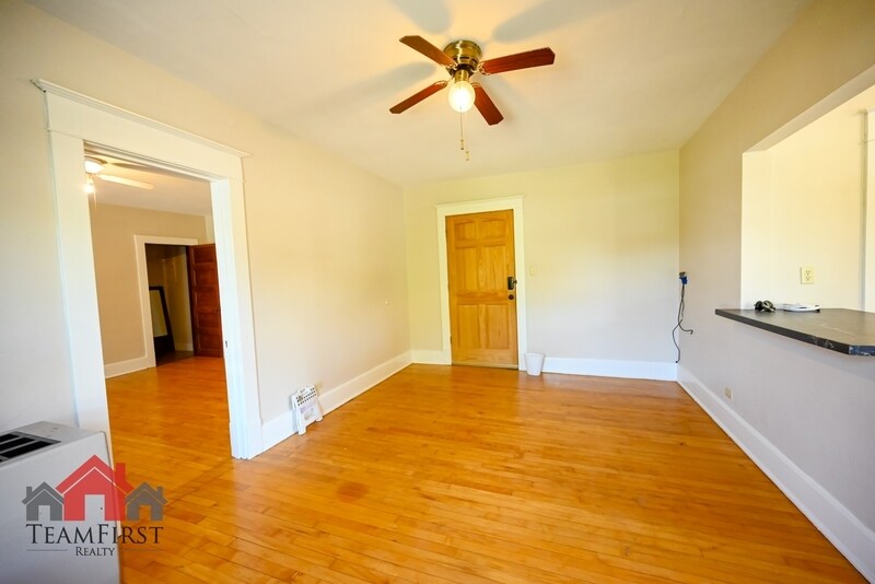 Foto principal - 205 N Maple St