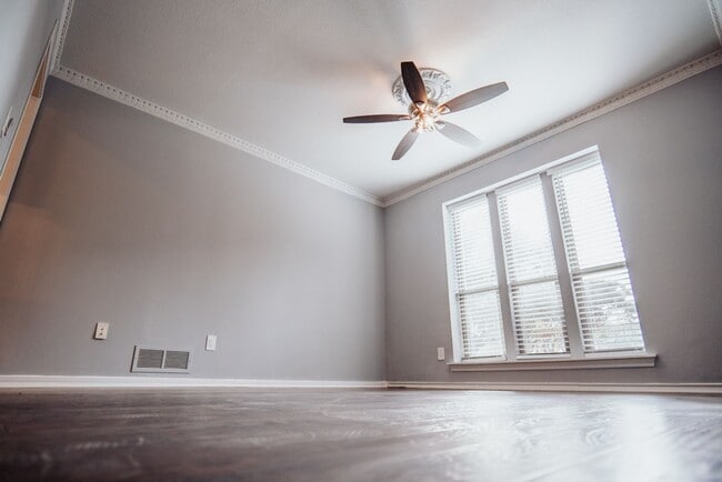 Building Photo - 3205 Winchester Dr