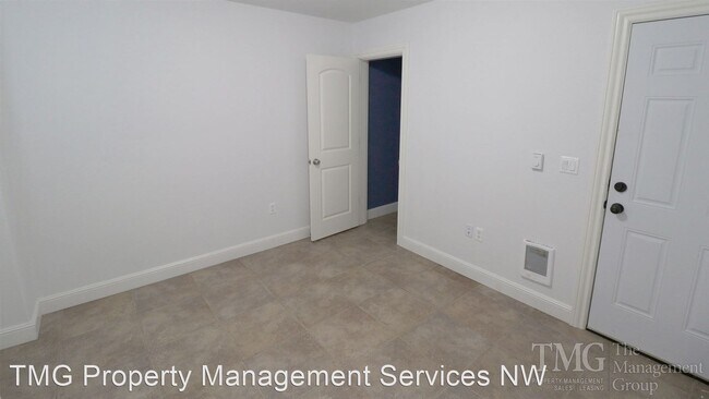 Foto del edificio - 2 br, 2 bath House - 810 SW 173rd Avenue