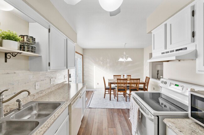 Building Photo - 2151 Winterset Dr