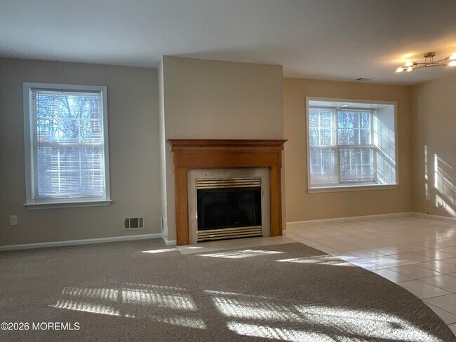 Foto del edificio - 1121 Roseberry Ct