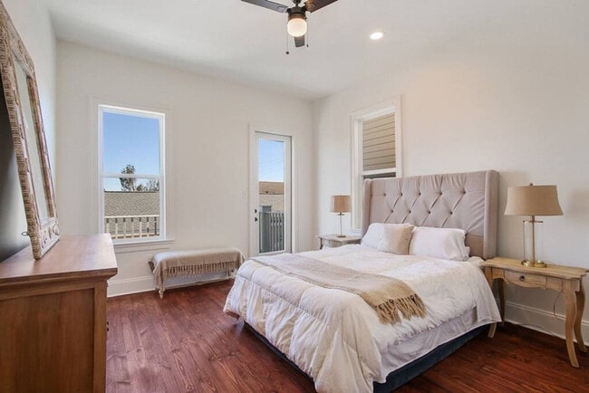 Building Photo - 2215 Louisiana Ave