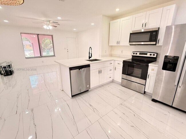 Foto del edificio - 4088 SW 51st St