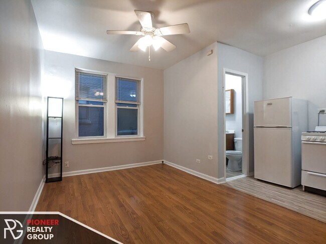 Foto del edificio - 5710 N Winthrop Ave