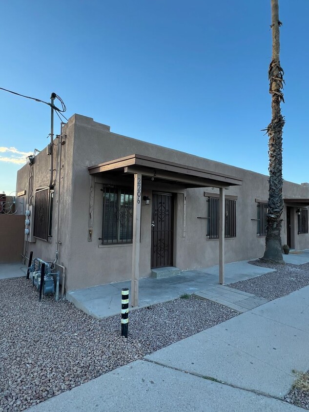 Primary Photo - Charming Fully Remodeled 1 Bedroom 1 Bath ...