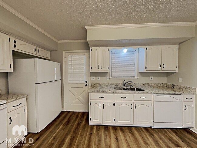 Foto del edificio - 7592 Clarkfield Pl