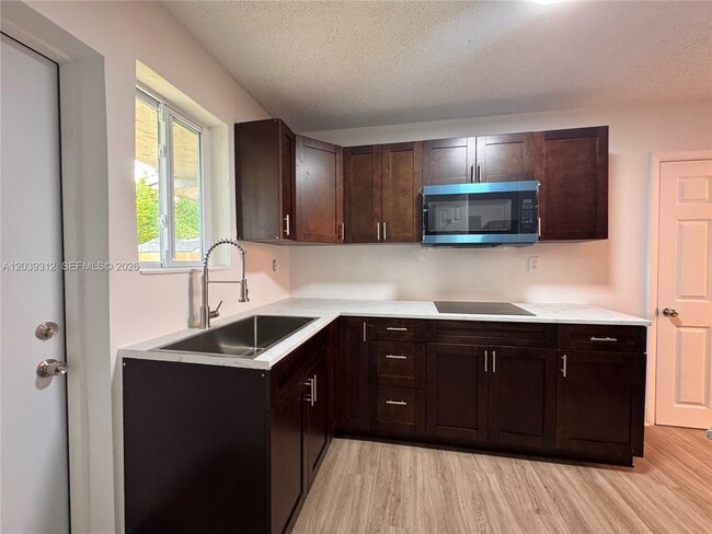 Foto del edificio - 3632 SW 87th Ave