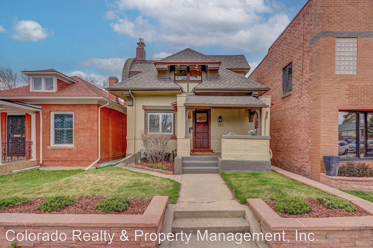 Primary Photo - 2 br, 1.5 bath House - 381 N Corona Street