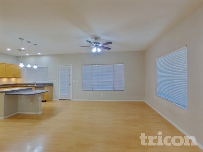 Foto del edificio - 6524 W Range Mule Dr