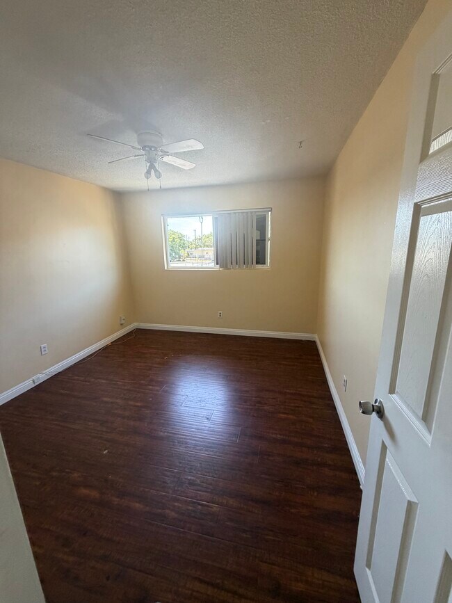 Foto del edificio - 3412 W Canoga Pl