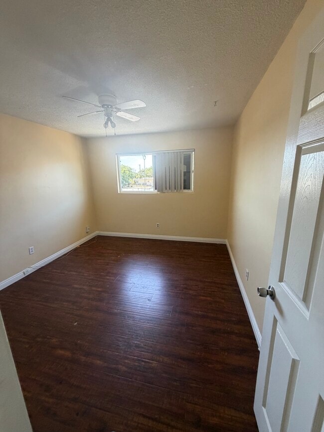 Building Photo - 3412 W Canoga Pl