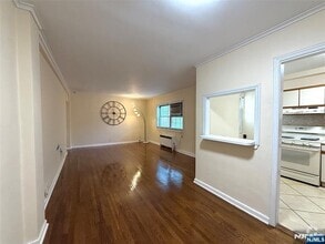 Building Photo - 420 Fairview Ave