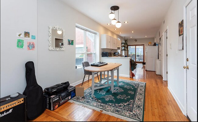 Foto del edificio - 2647 W Cortez St