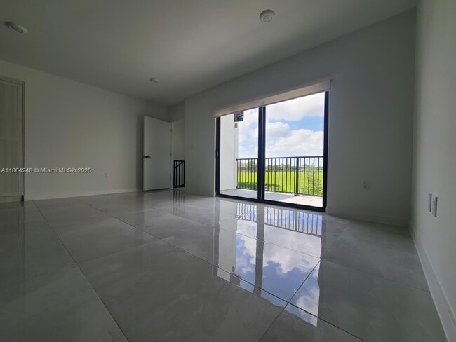 Foto del edificio - 14585 SW 262nd St