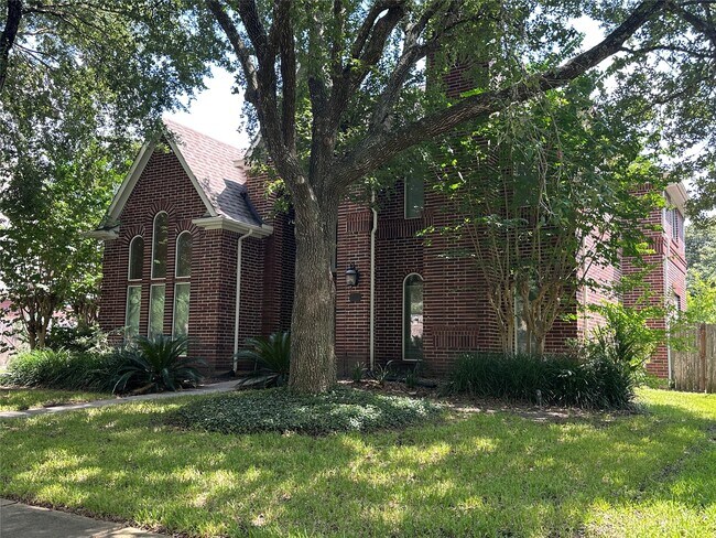 Foto del edificio - 3206 Oakland Dr