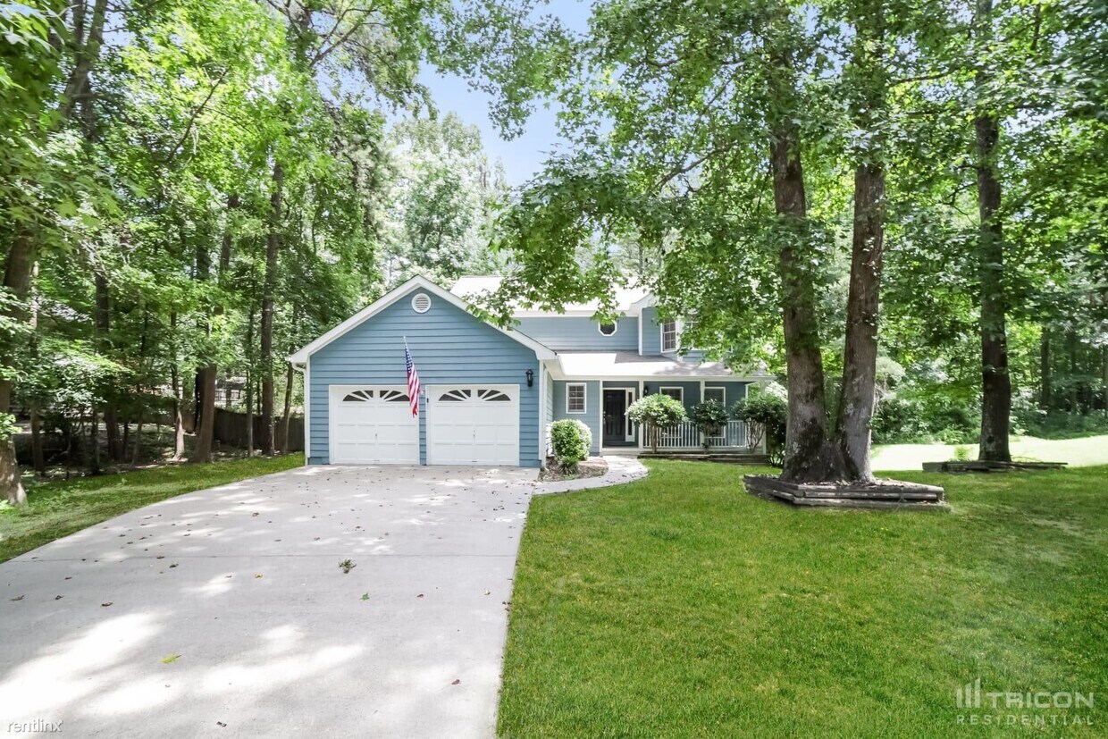 Foto principal - 2175 Brandon Acres Dr