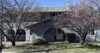 Building Photo - 2056 Victor Ave