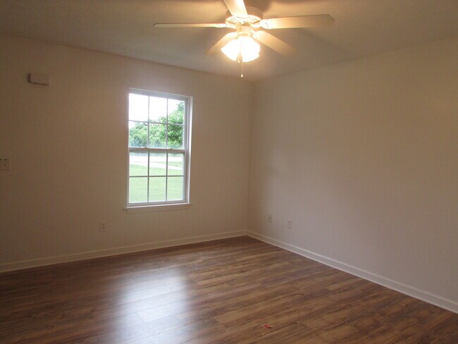 Foto del edificio - Murfreesboro Duplex - Prime Location Near ...