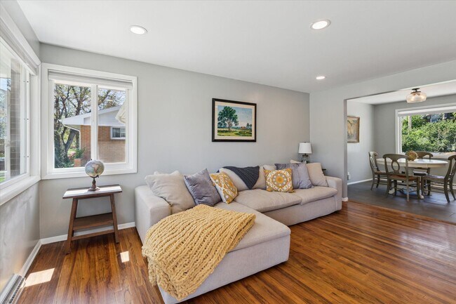 Building Photo - Move-In Ready Ranch with Modern Upgrades and Outdoor Space!