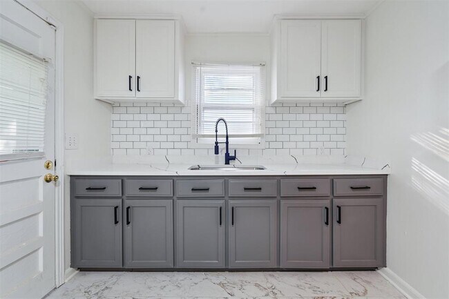 Foto del edificio - 1406 Sheffield Rd