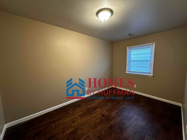 Building Photo - Two Bedroom Apartment | Boonville